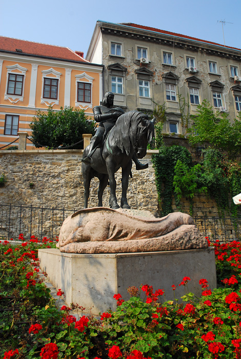 Sculptures in Zagreb: Horseman warrior